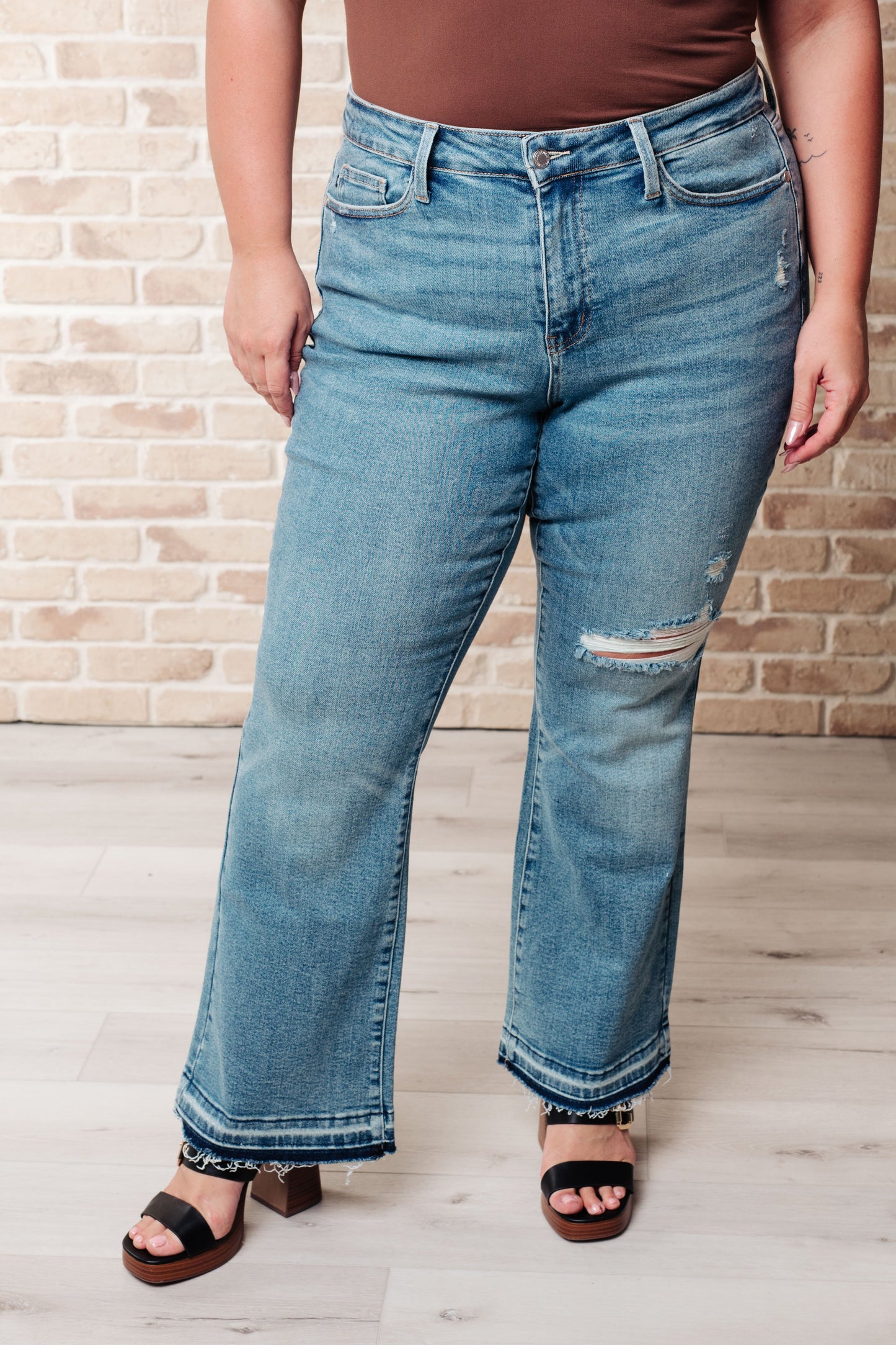 Judy Blue Isla Mid Rise Bootcut Jeans