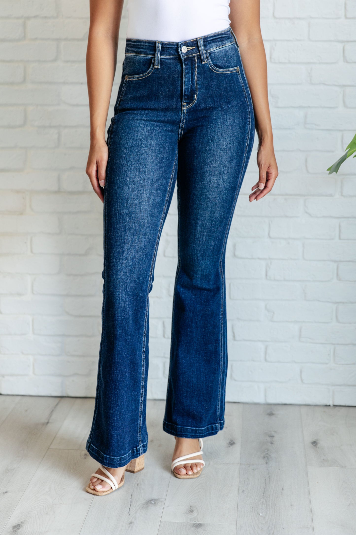 Judy Blue Mavis Side Seam Detail Flare Jeans