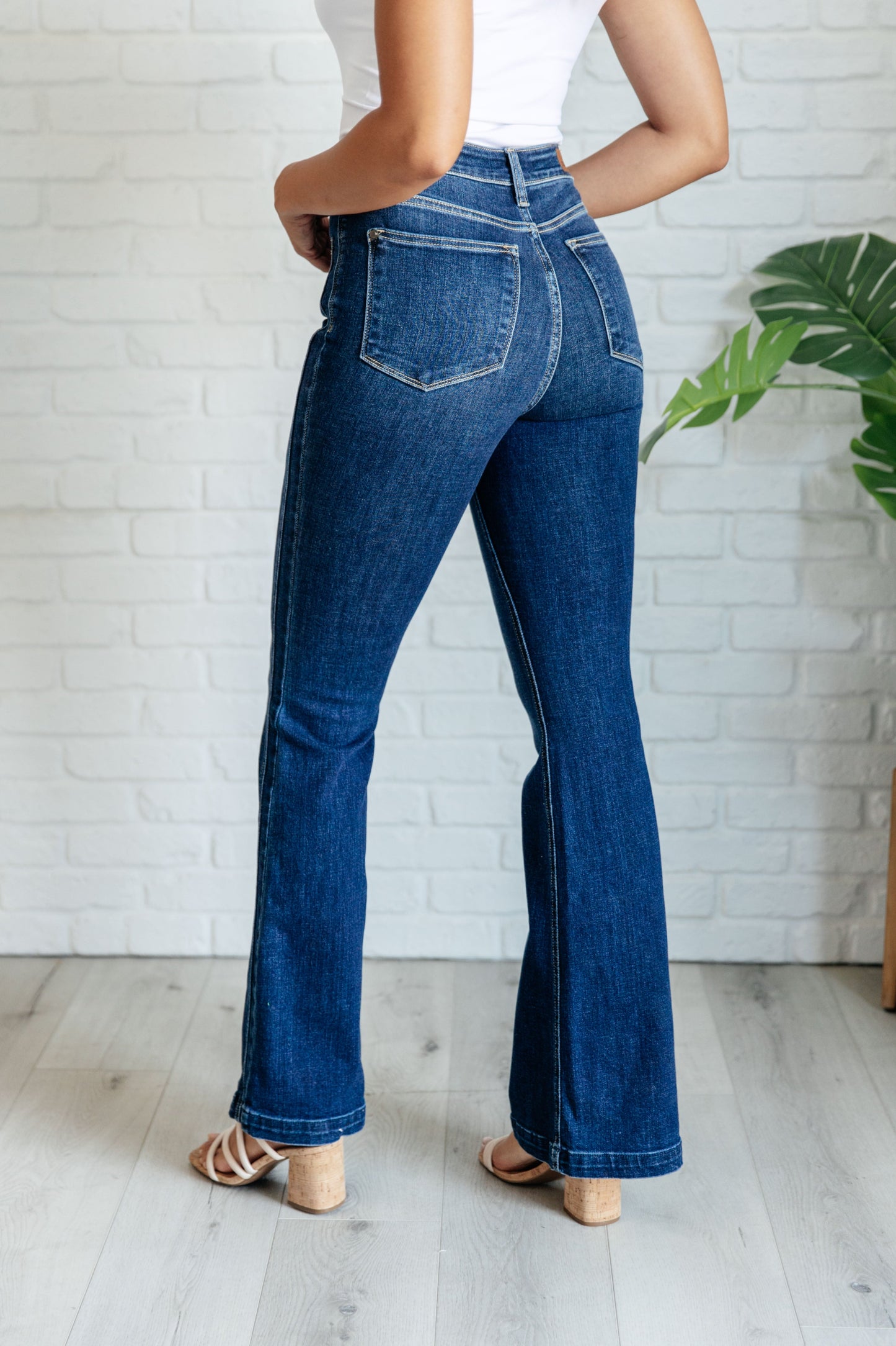 Judy Blue Mavis Side Seam Detail Flare Jeans