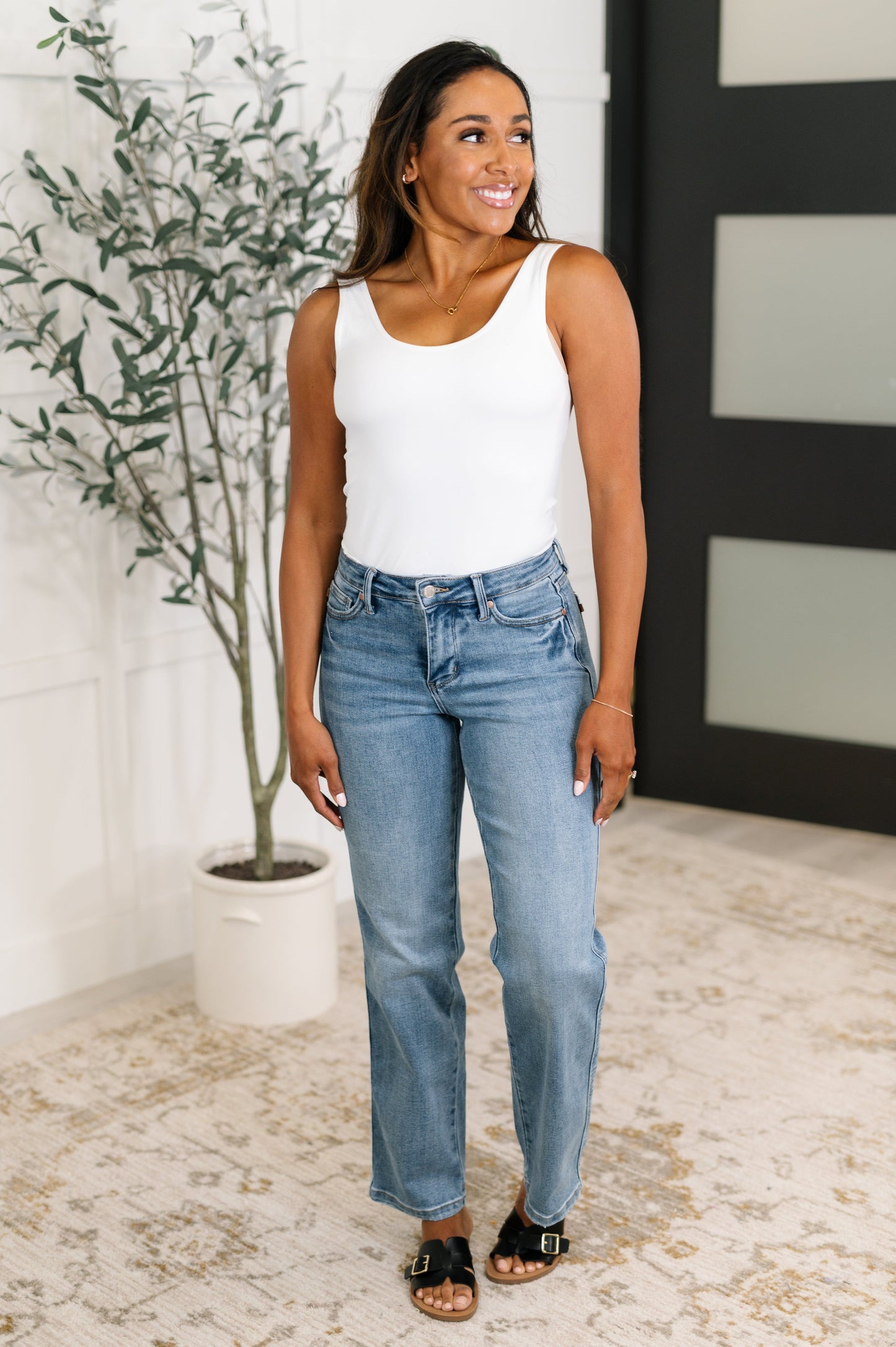 Judy Blue Corrine Mid Rise Tummy Control Vintage Straight Jeans