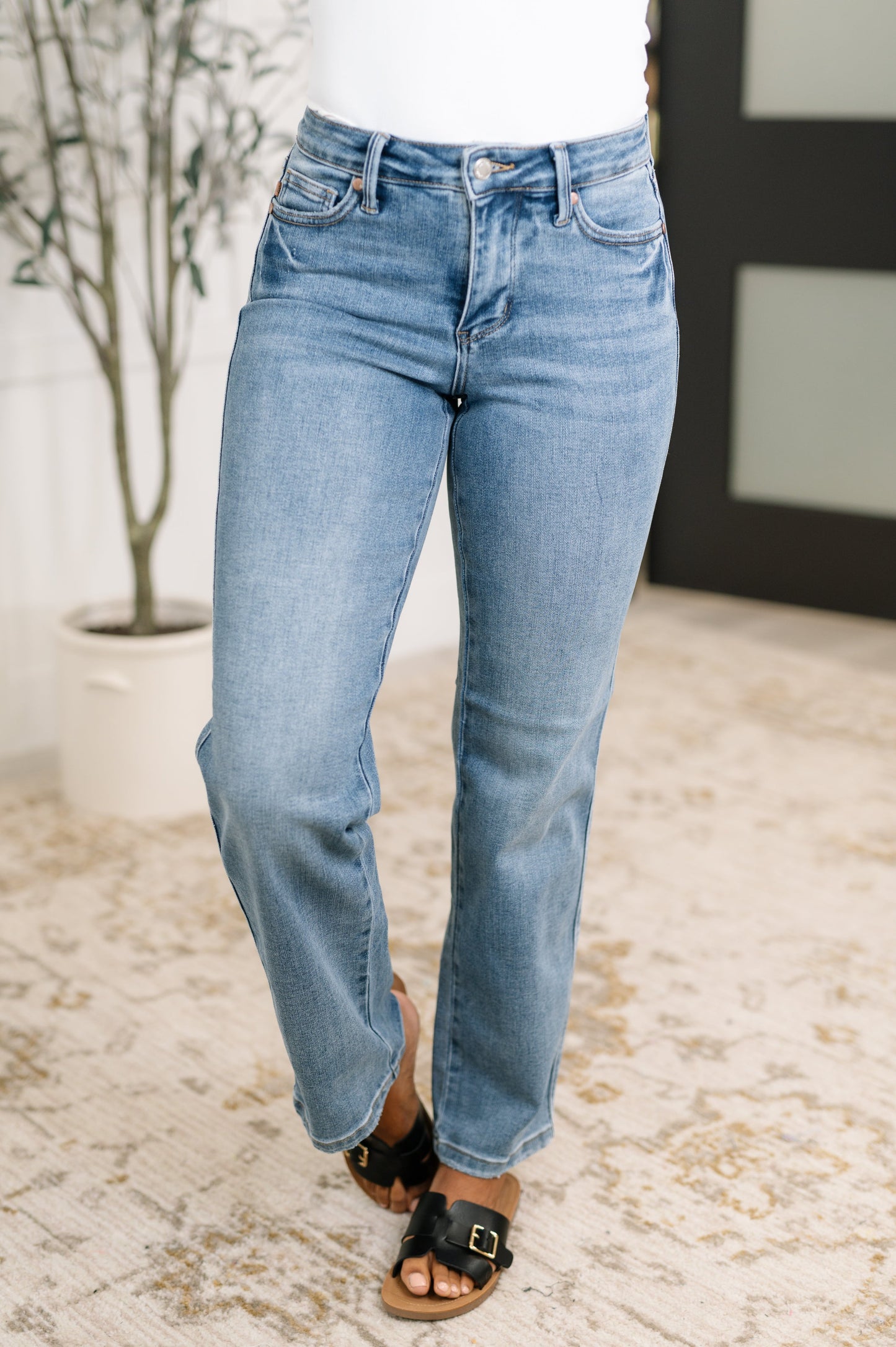 Judy Blue Corrine Mid Rise Tummy Control Vintage Straight Jeans
