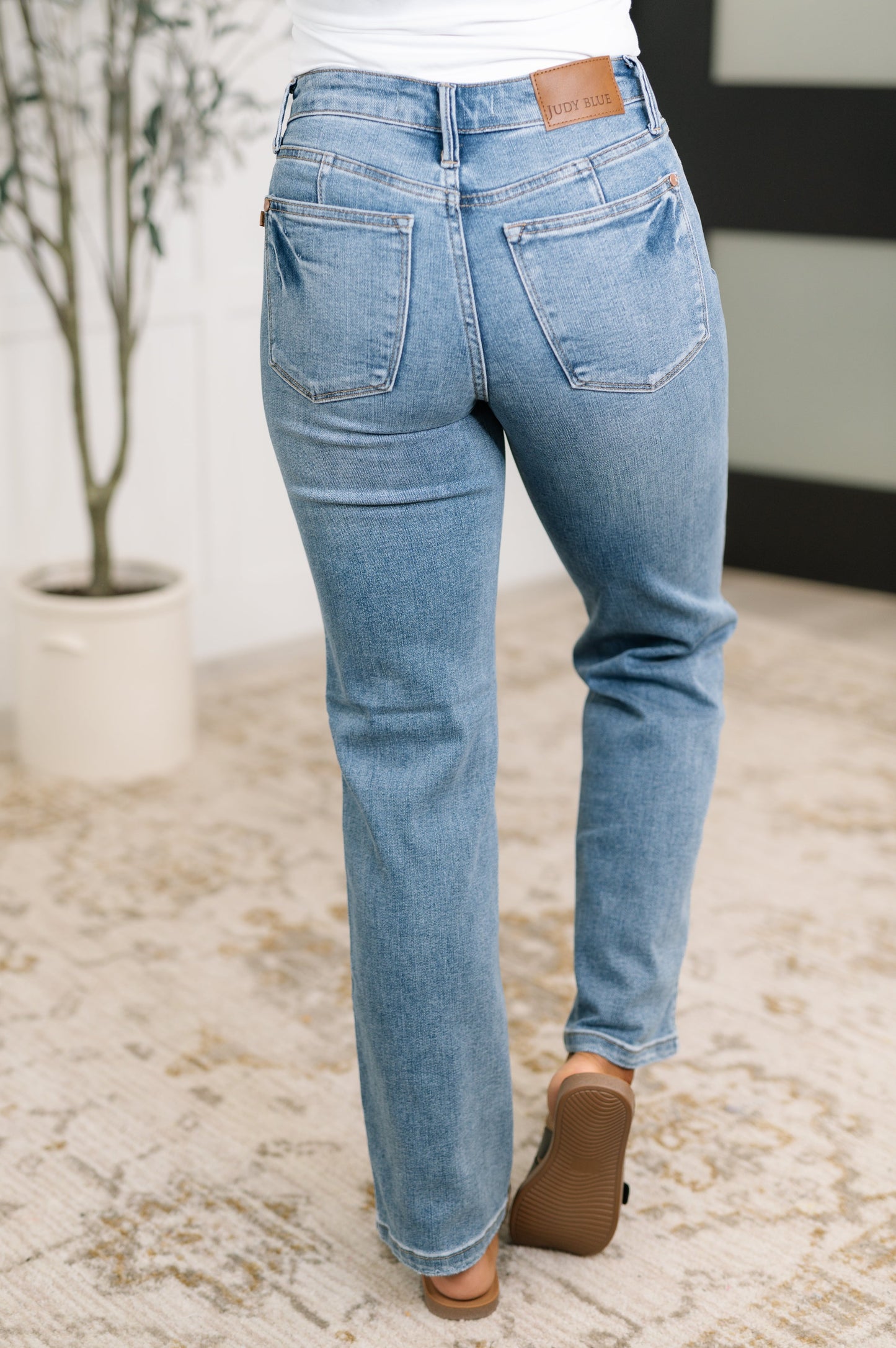 Judy Blue Corrine Mid Rise Tummy Control Vintage Straight Jeans