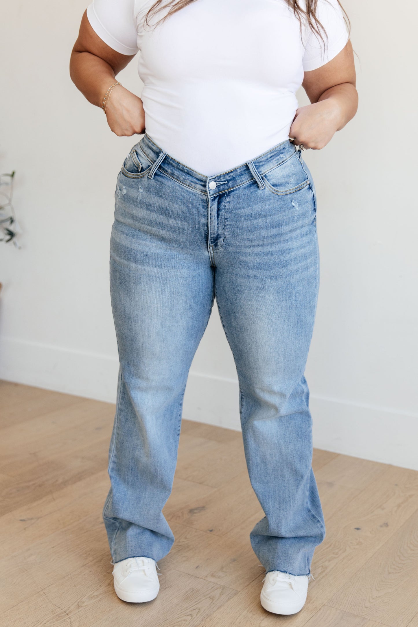 Judy Blue Mildred V Front Waistband Straight Jeans