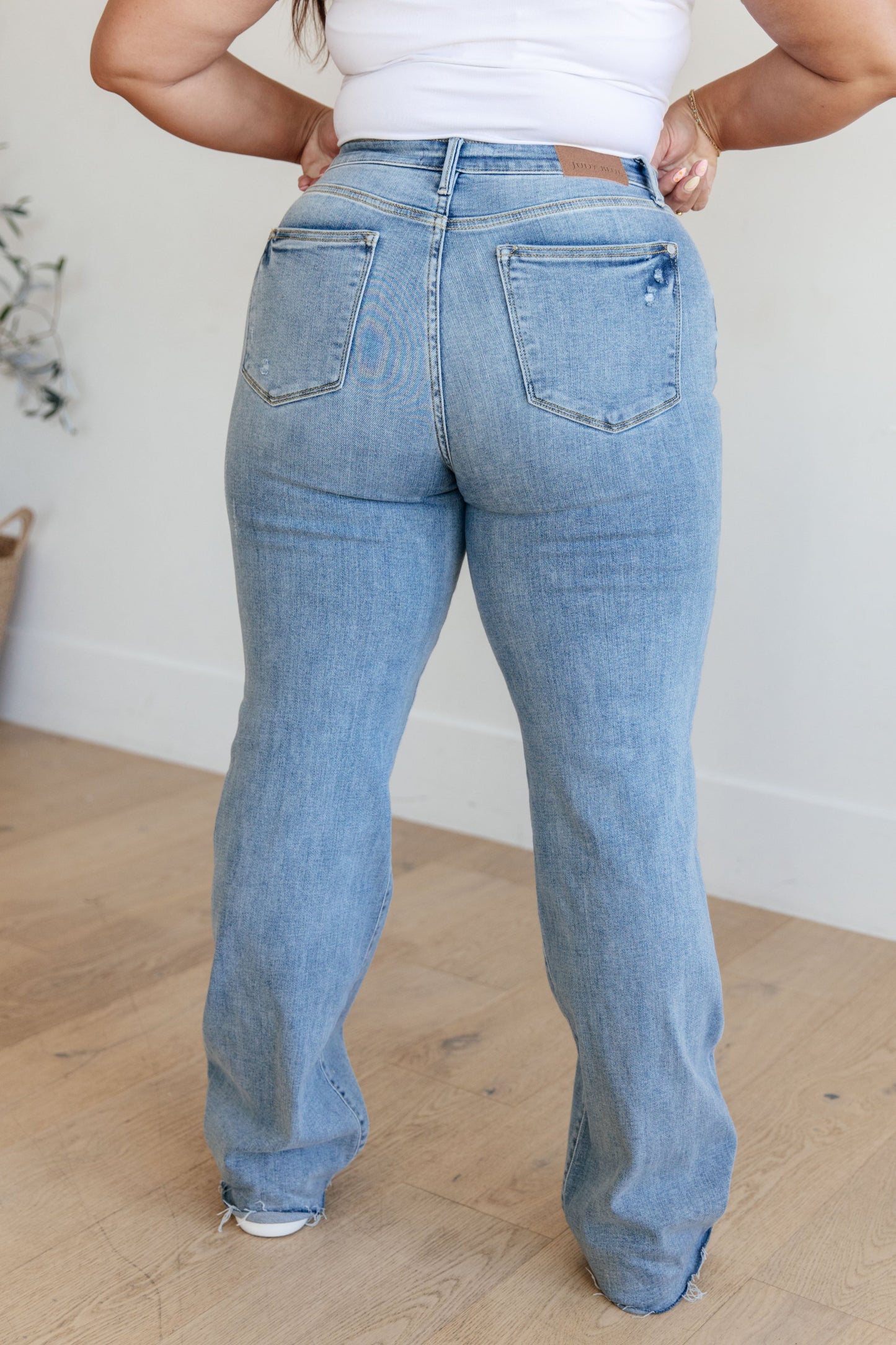 Judy Blue Mildred V Front Waistband Straight Jeans