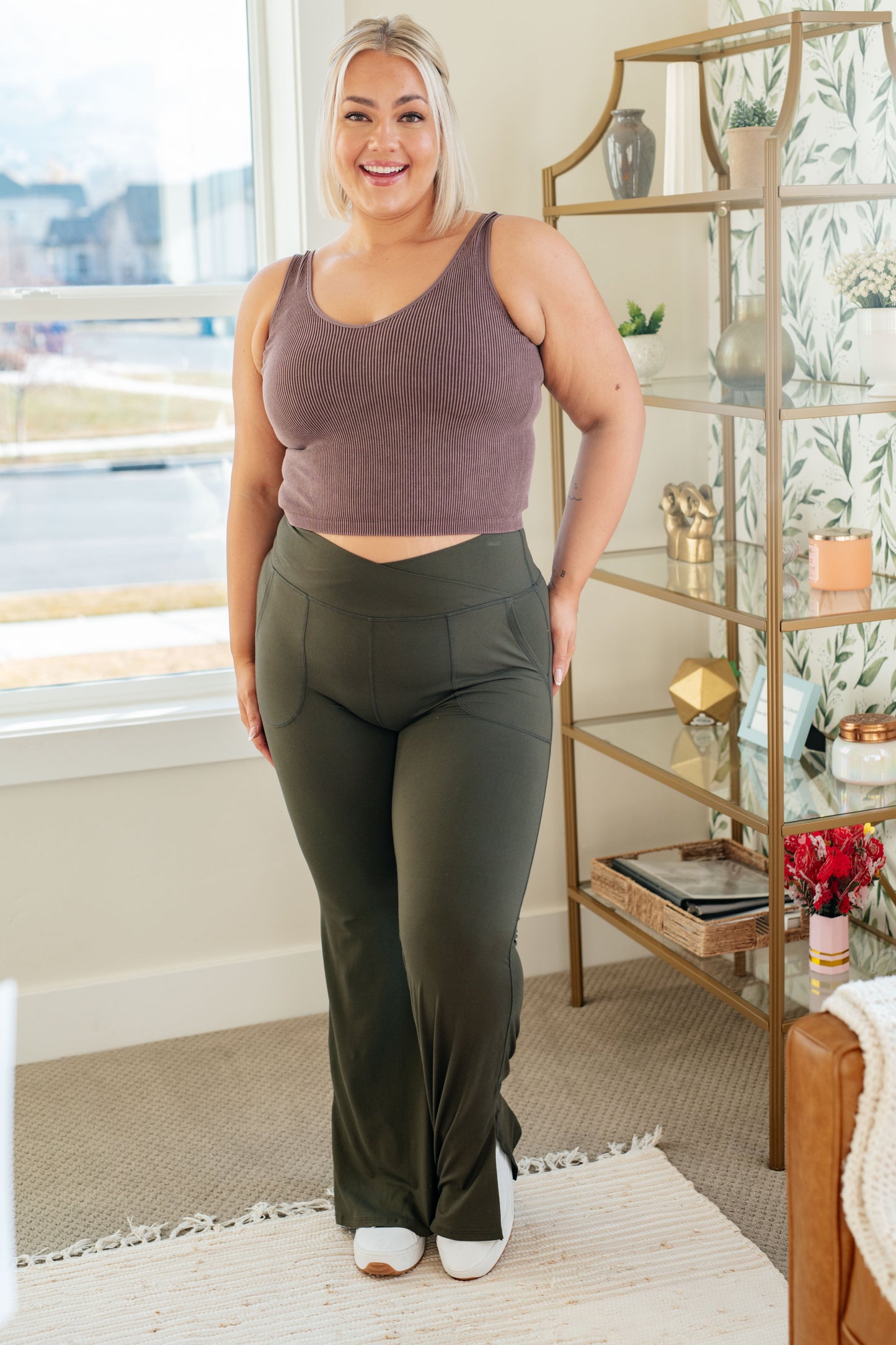 Rae Mode On the Move V Front Flare Leggings in Olive