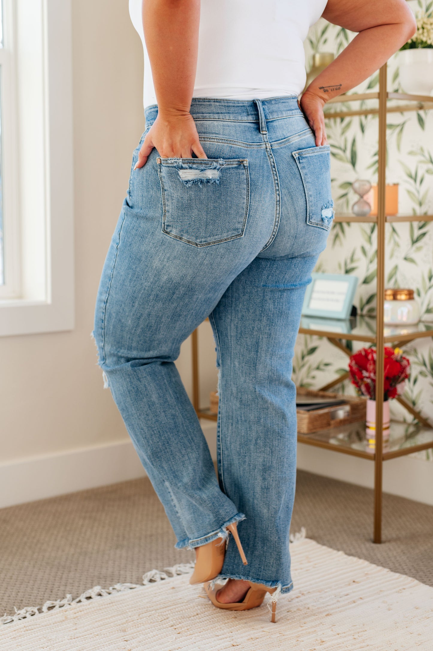 Judy Blue Rose High Rise 90's in Light Wash
