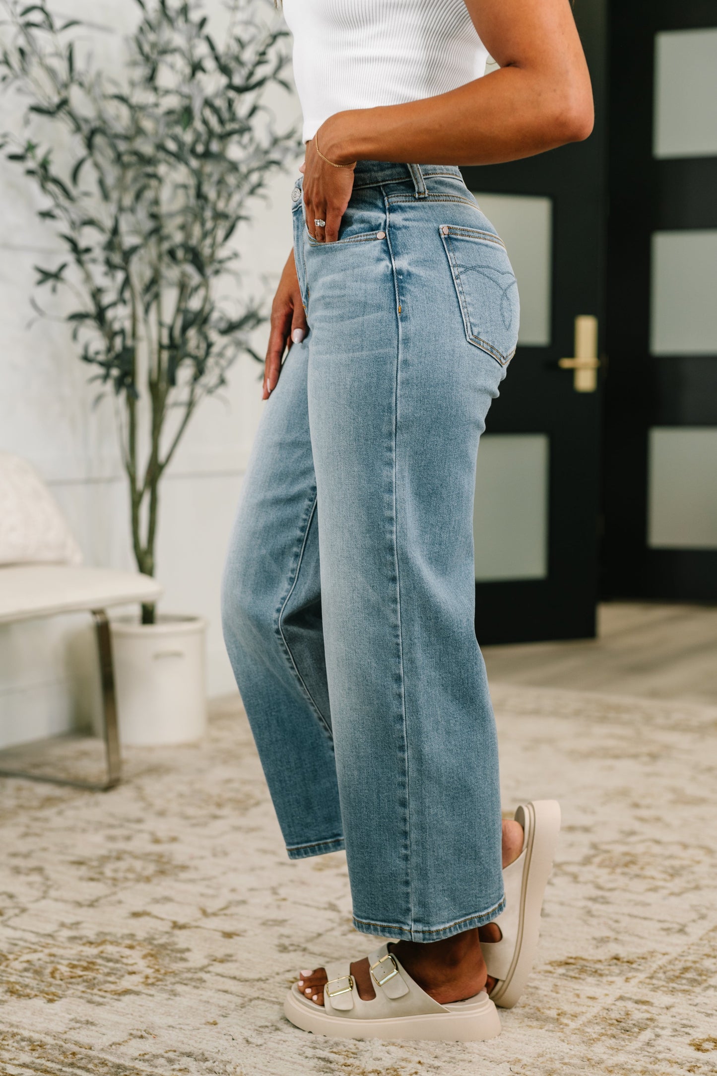 Claudia Judy Blue Mid Rise Wide Leg Ankle Jean