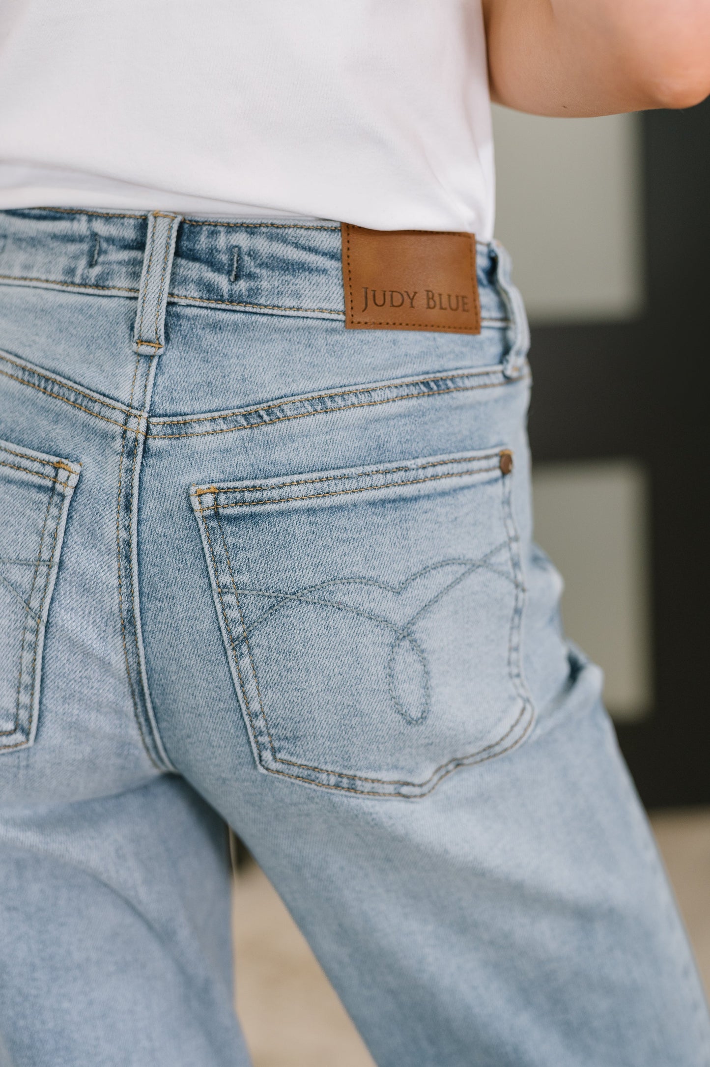 Judy Blue Heather Mid Rise Rigid Magic Straight