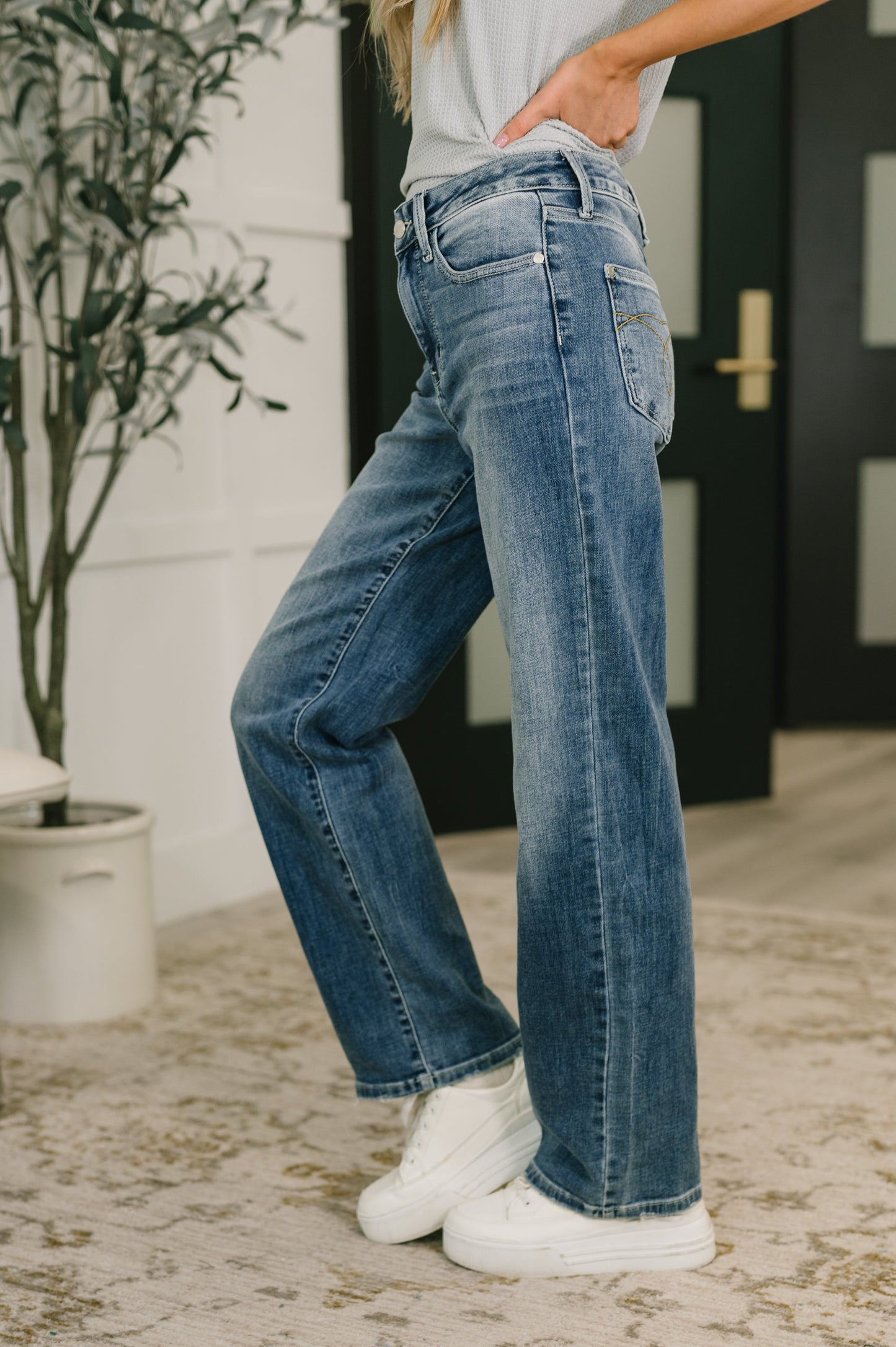 Judy Blue Holly Mid Rise Straight