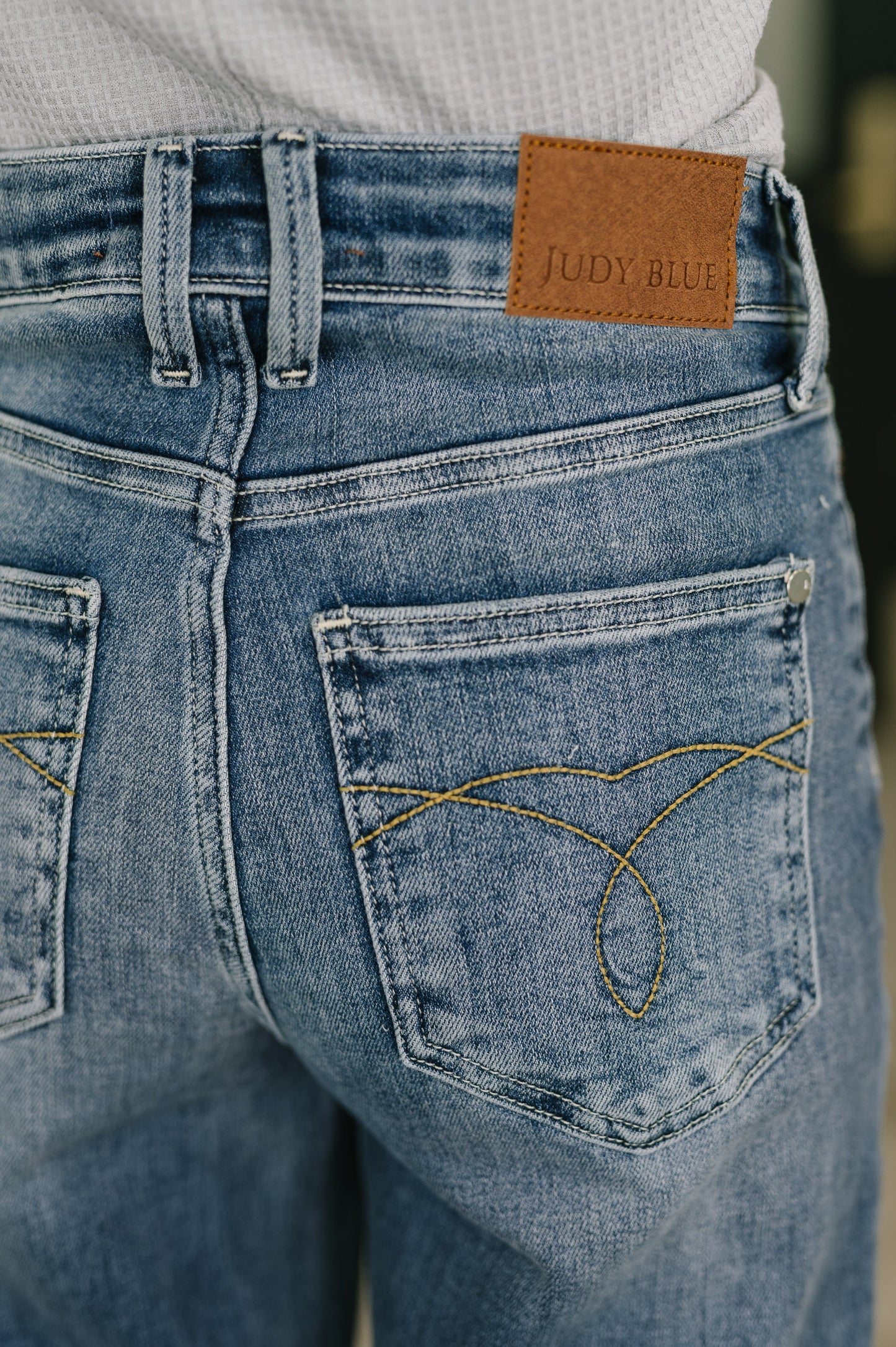 Judy Blue Holly Mid Rise Straight