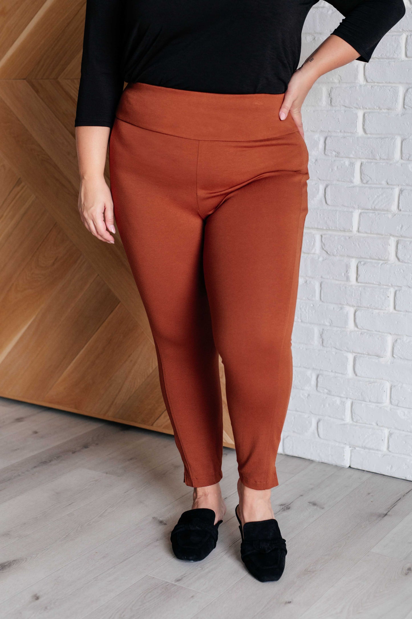 Magic Dear Scarlett Ankle Crop Skinny Pants in Rust