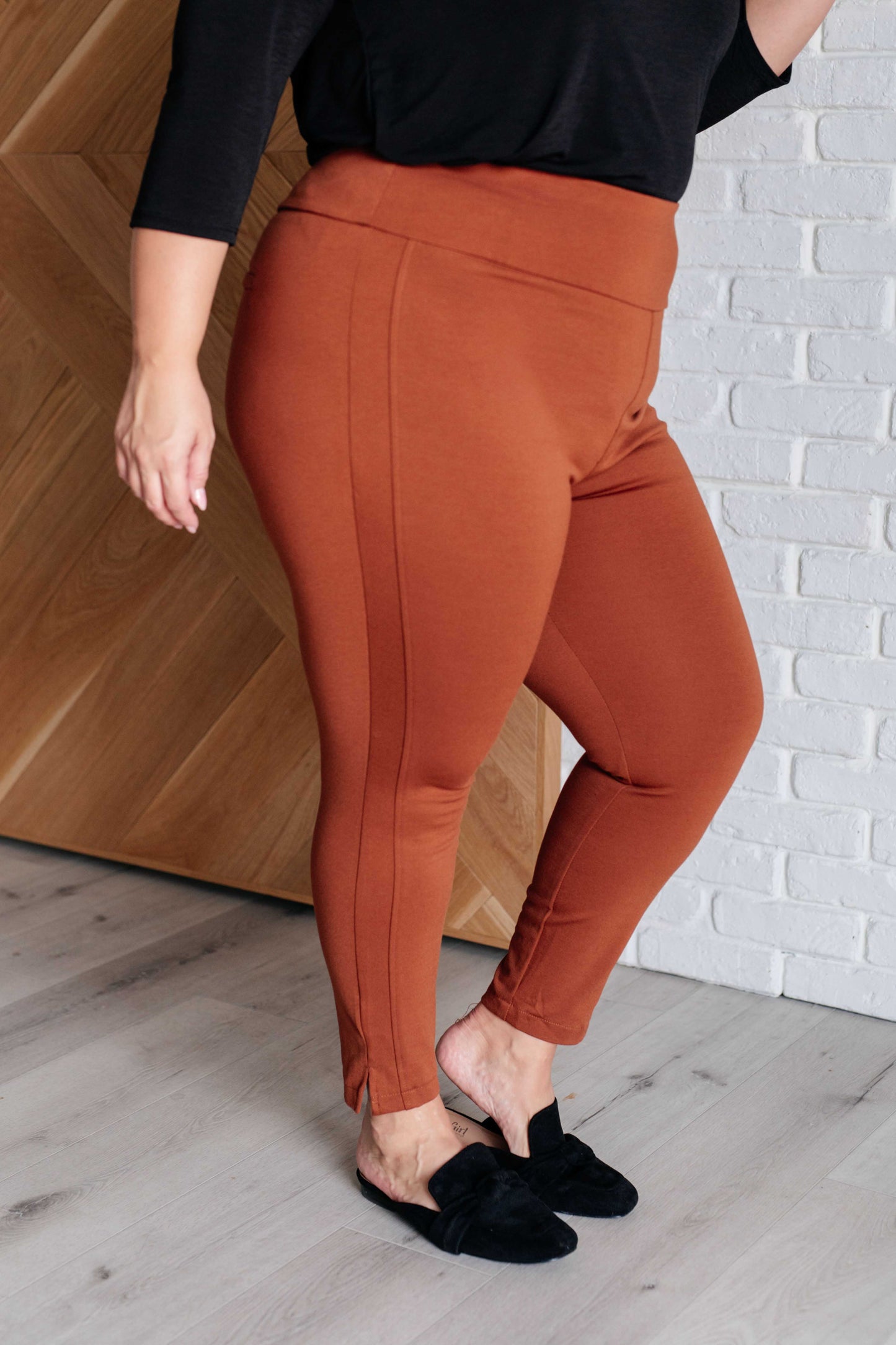 Magic Dear Scarlett Ankle Crop Skinny Pants in Rust