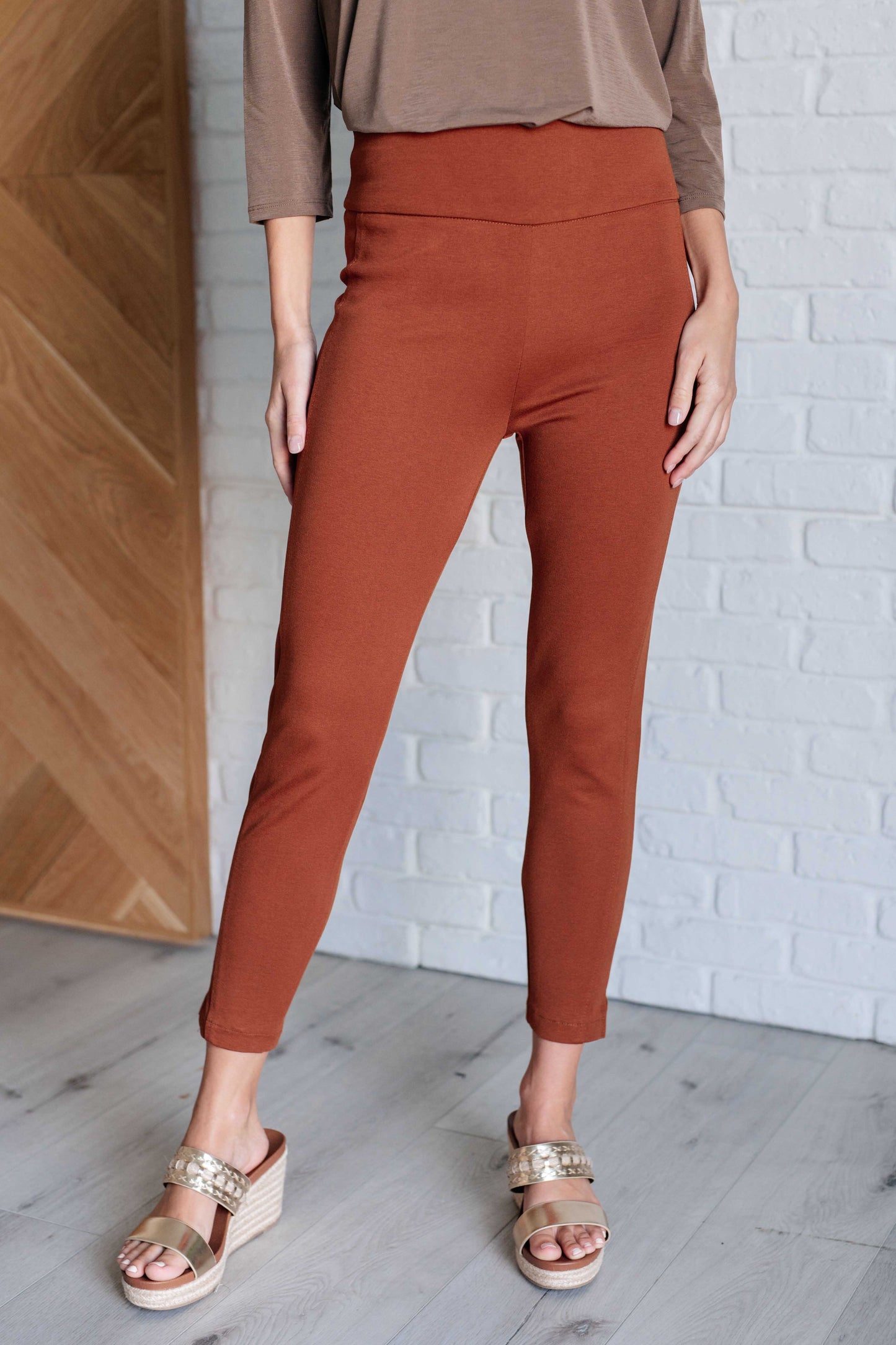 Magic Dear Scarlett Ankle Crop Skinny Pants in Rust