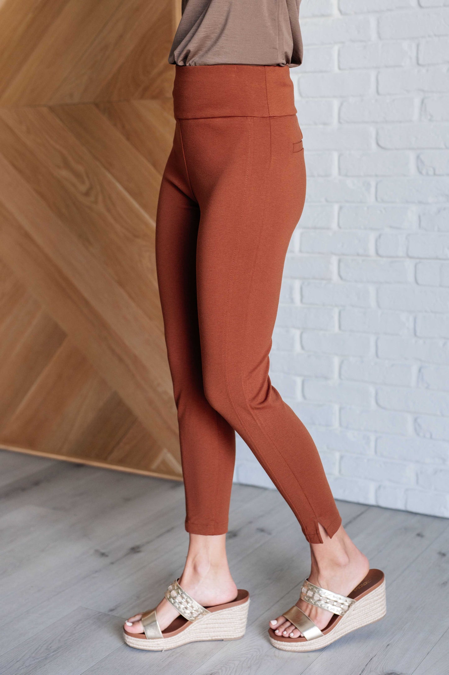 Magic Dear Scarlett Ankle Crop Skinny Pants in Rust