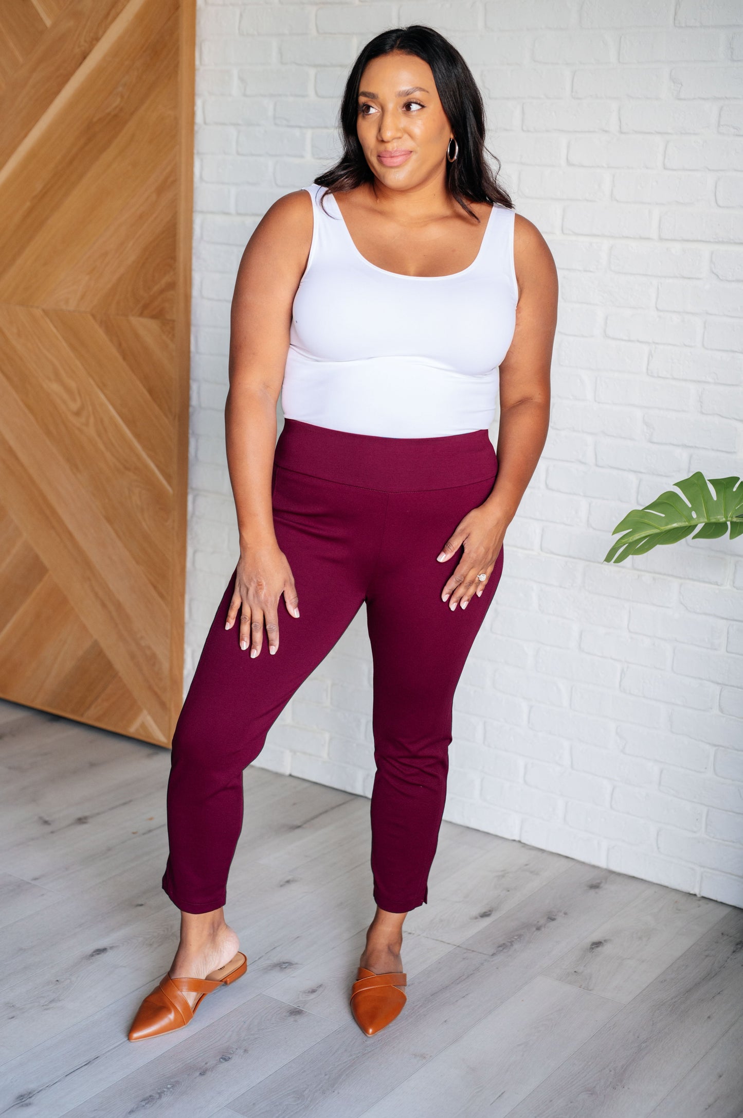 Dear Scarlett Magic Ankle Crop Skinny Pants in Wine