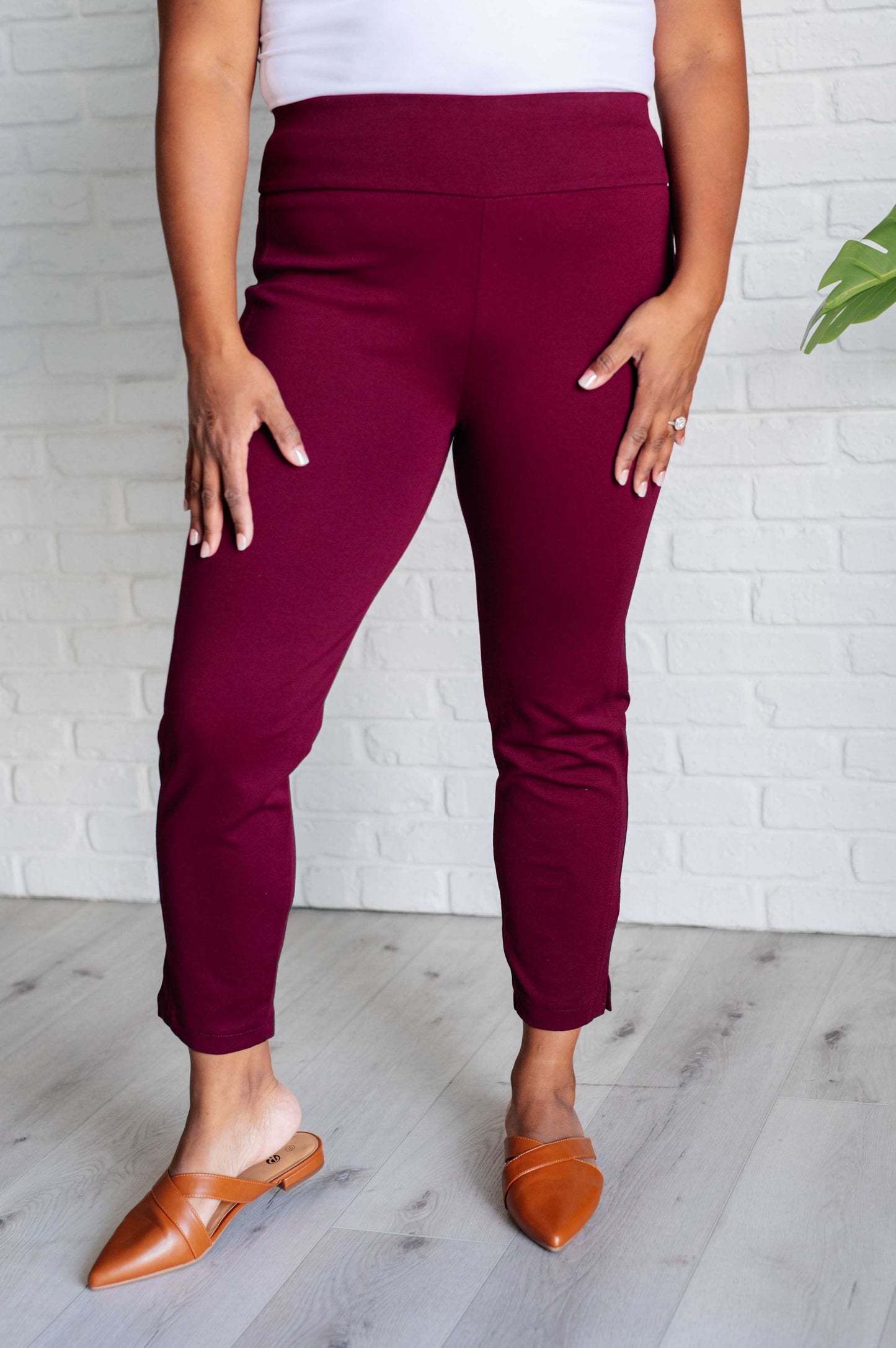 Dear Scarlett Magic Ankle Crop Skinny Pants in Wine