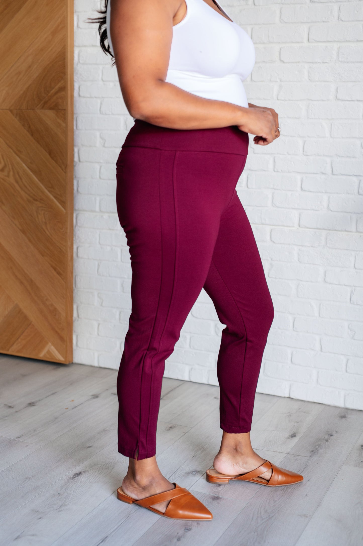 Dear Scarlett Magic Ankle Crop Skinny Pants in Wine