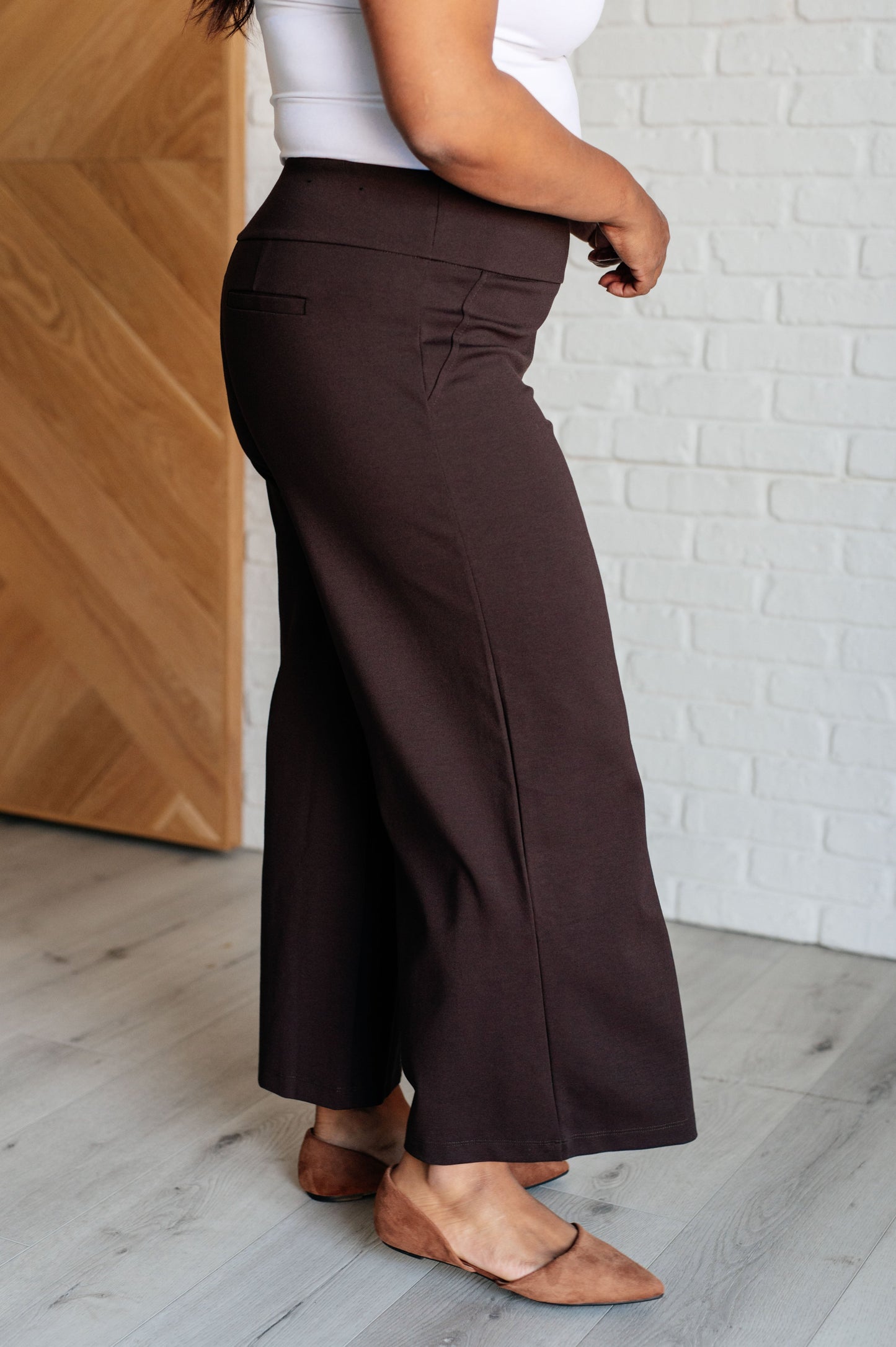 Dear Scarlett Magic Wide Leg Crop Pants in Chocolate