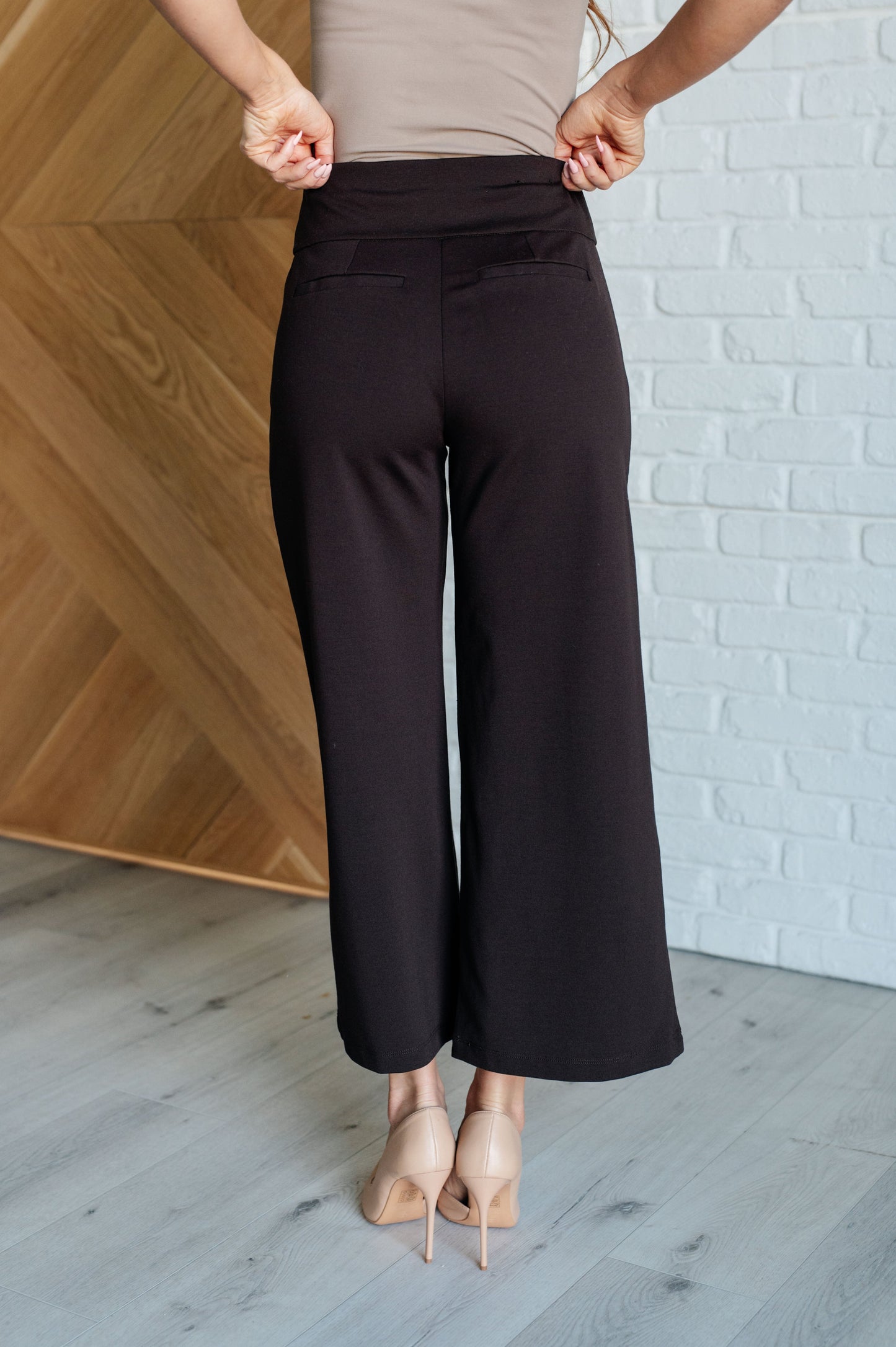 Dear Scarlett Magic Wide Leg Crop Pants in Chocolate