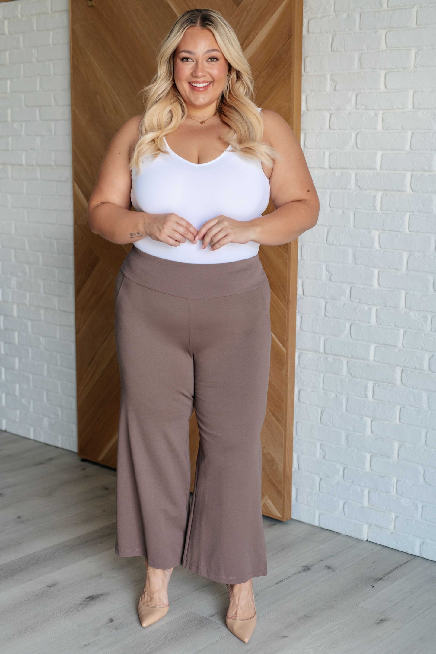 Magic Dear Scarlett Wide Leg Crop Pants in Dark Mocha