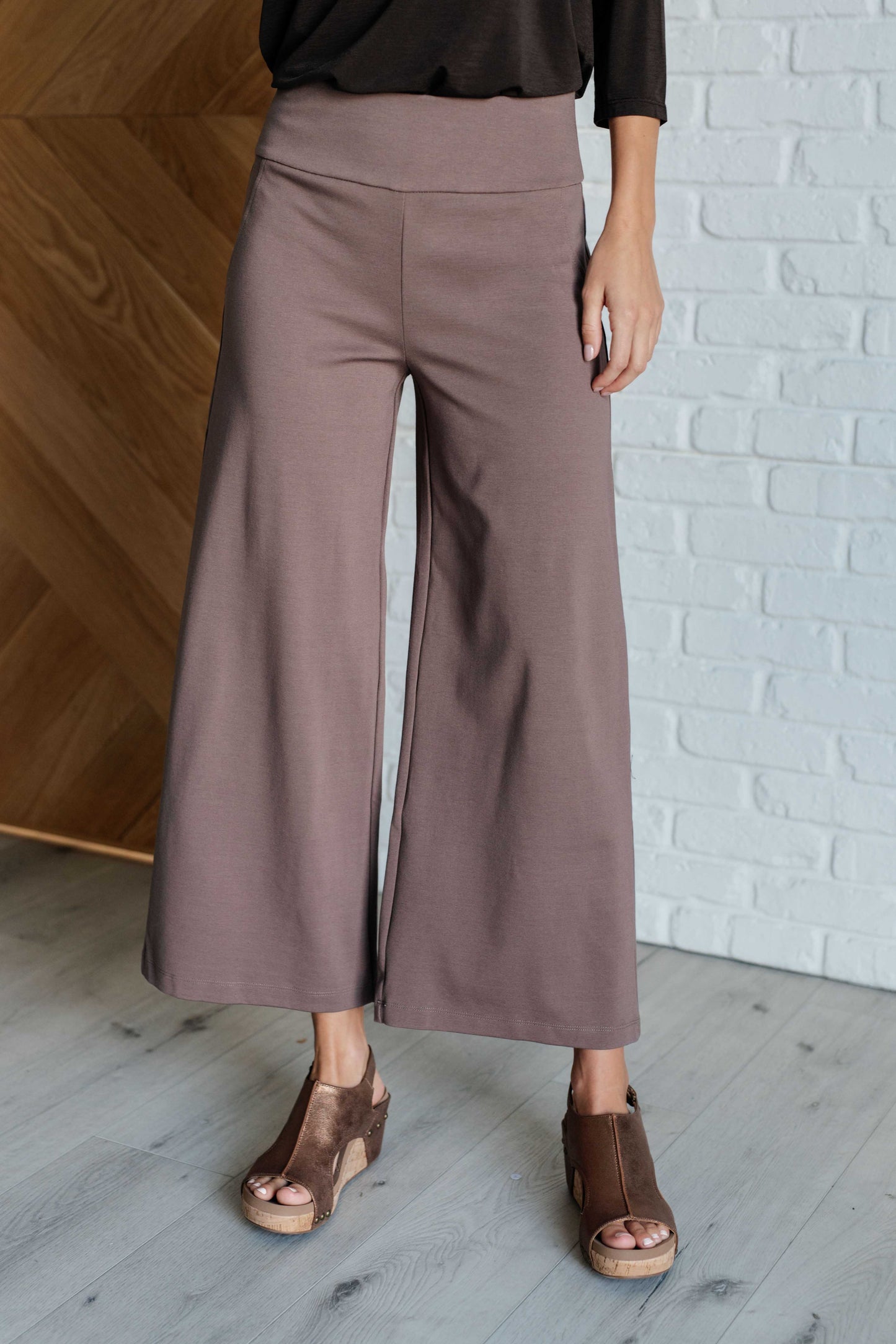 Magic Dear Scarlett Wide Leg Crop Pants in Dark Mocha