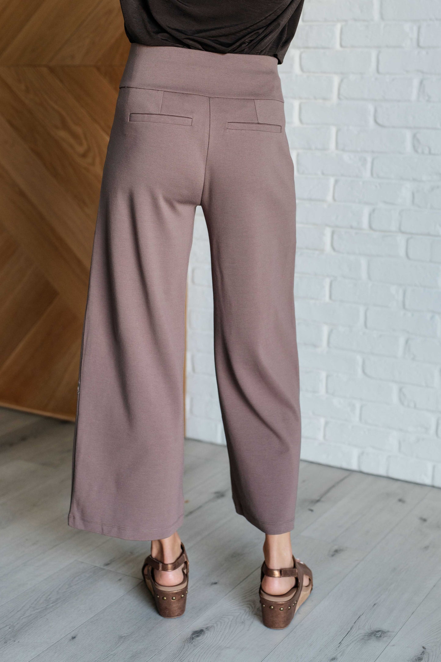 Magic Dear Scarlett Wide Leg Crop Pants in Dark Mocha