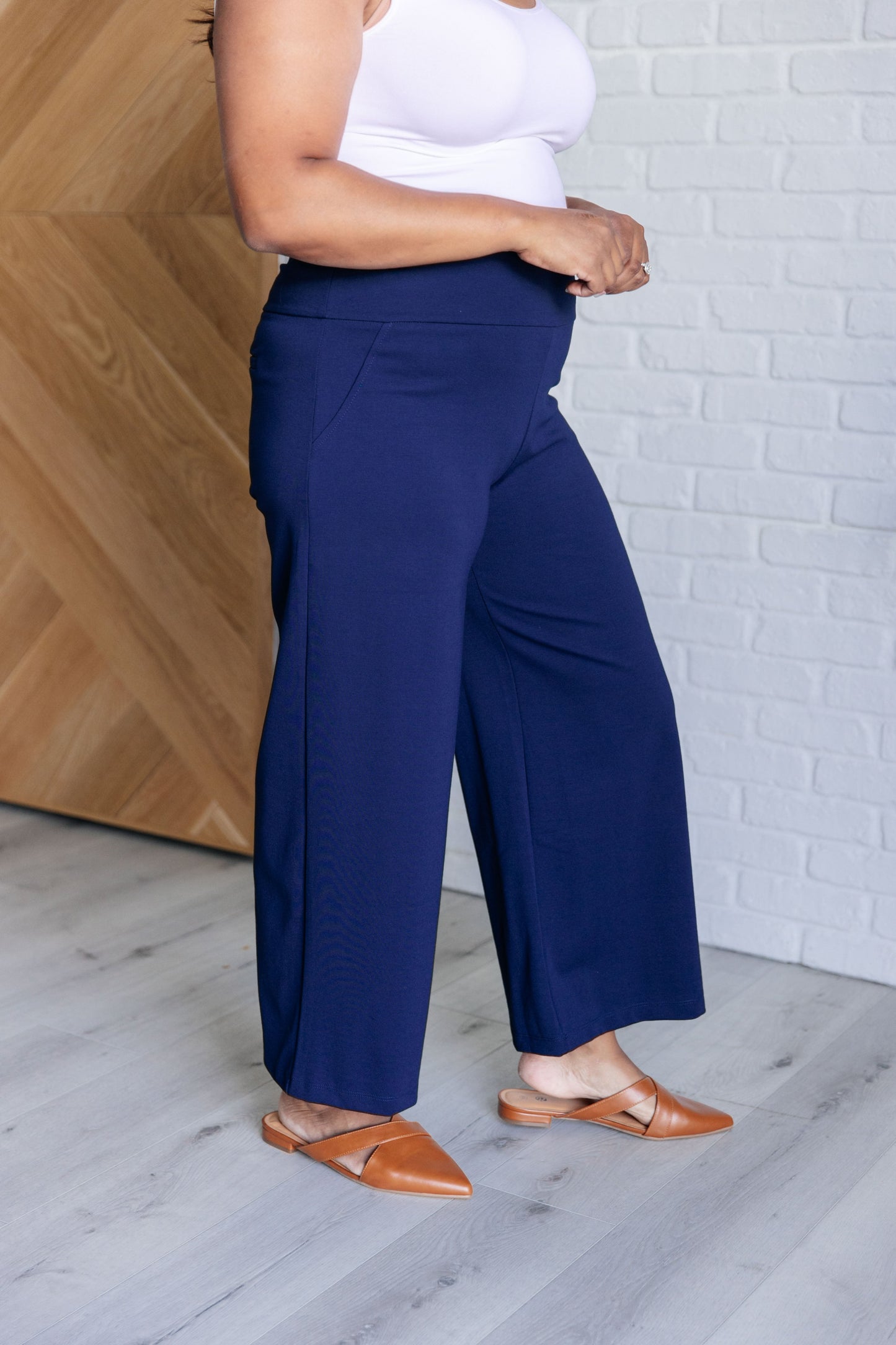 Dear Scarlett Magic Wide Leg Crop Pants in Navy