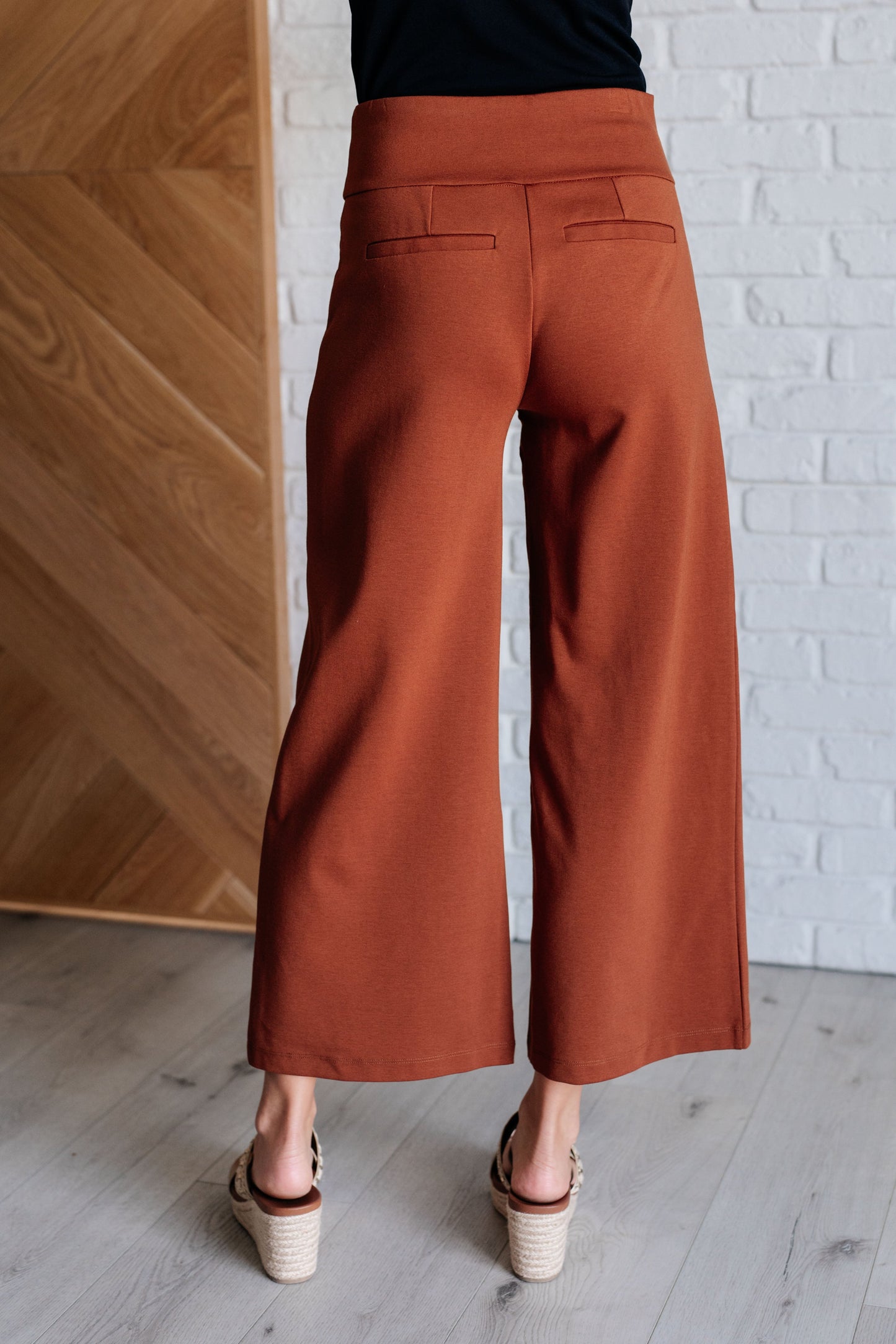 Magic Dear Scarlett Wide Leg Crop Pants in Rust