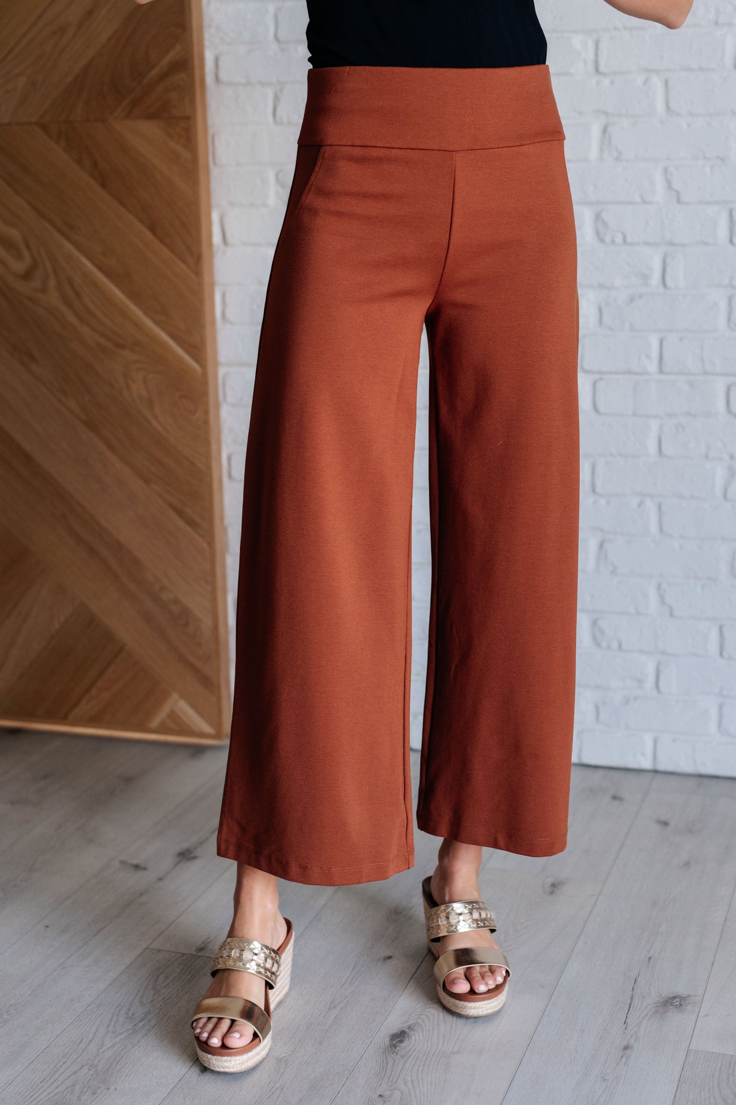 Magic Dear Scarlett Wide Leg Crop Pants in Rust