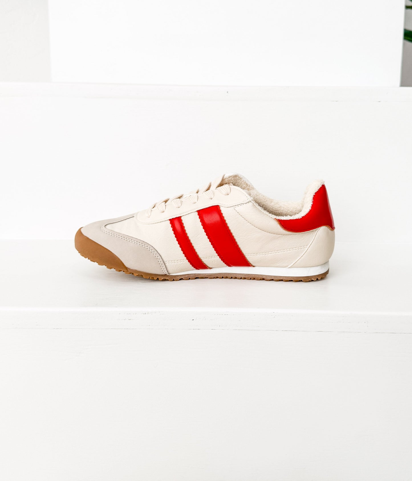 Madrid Not Rated Sneaker in Beige/Red