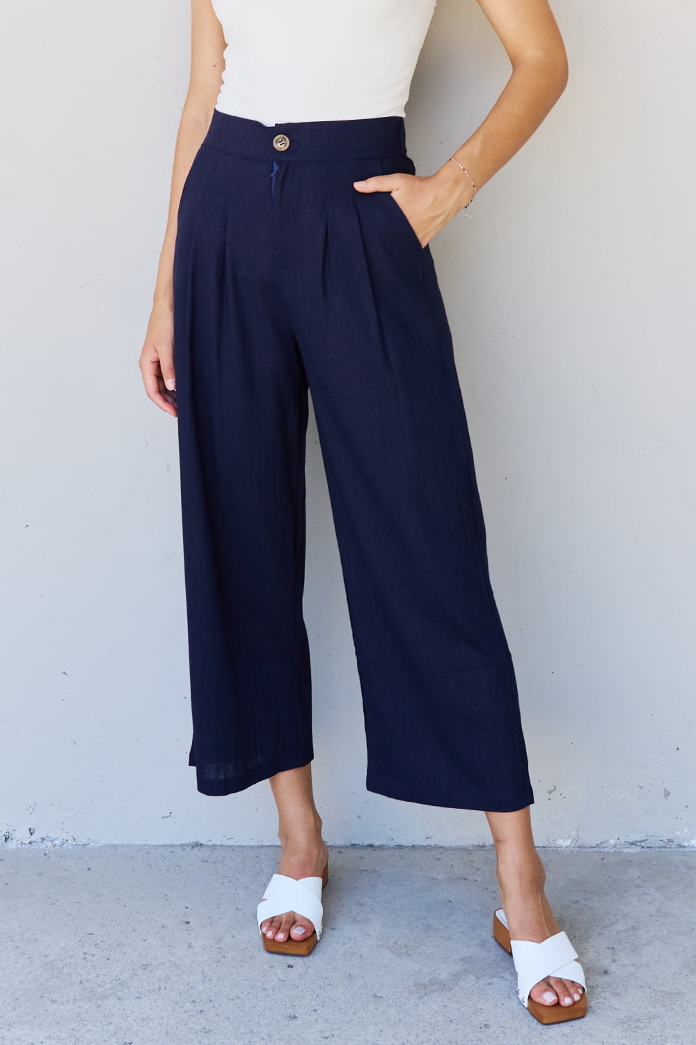 And The Why In The Mix Pleated Detail Linen Pants in Dark Navy