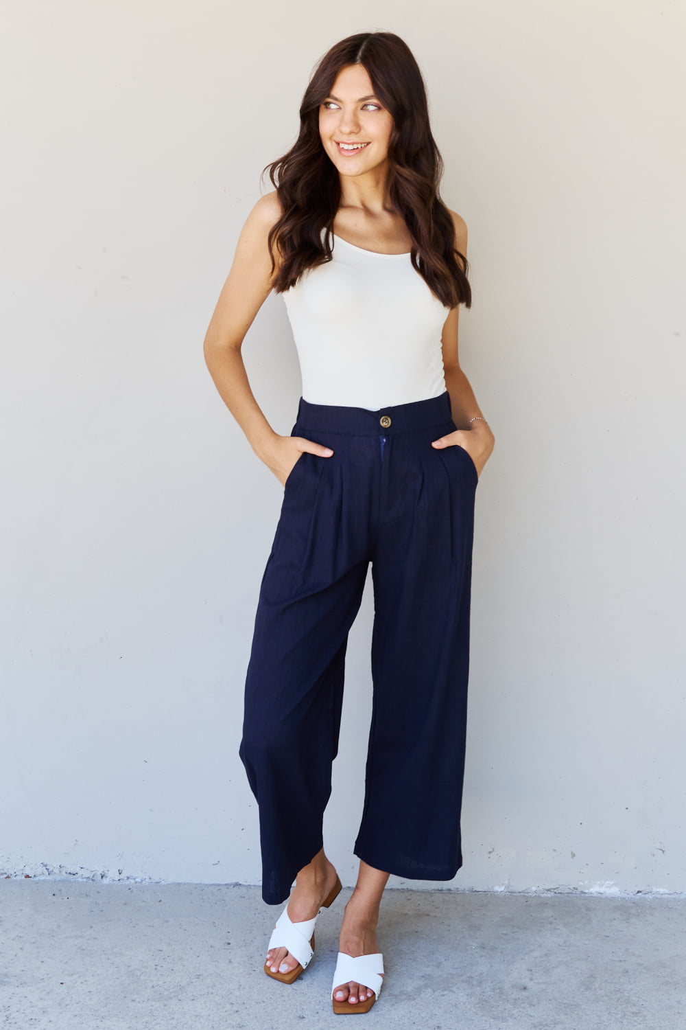 And The Why In The Mix Pleated Detail Linen Pants in Dark Navy