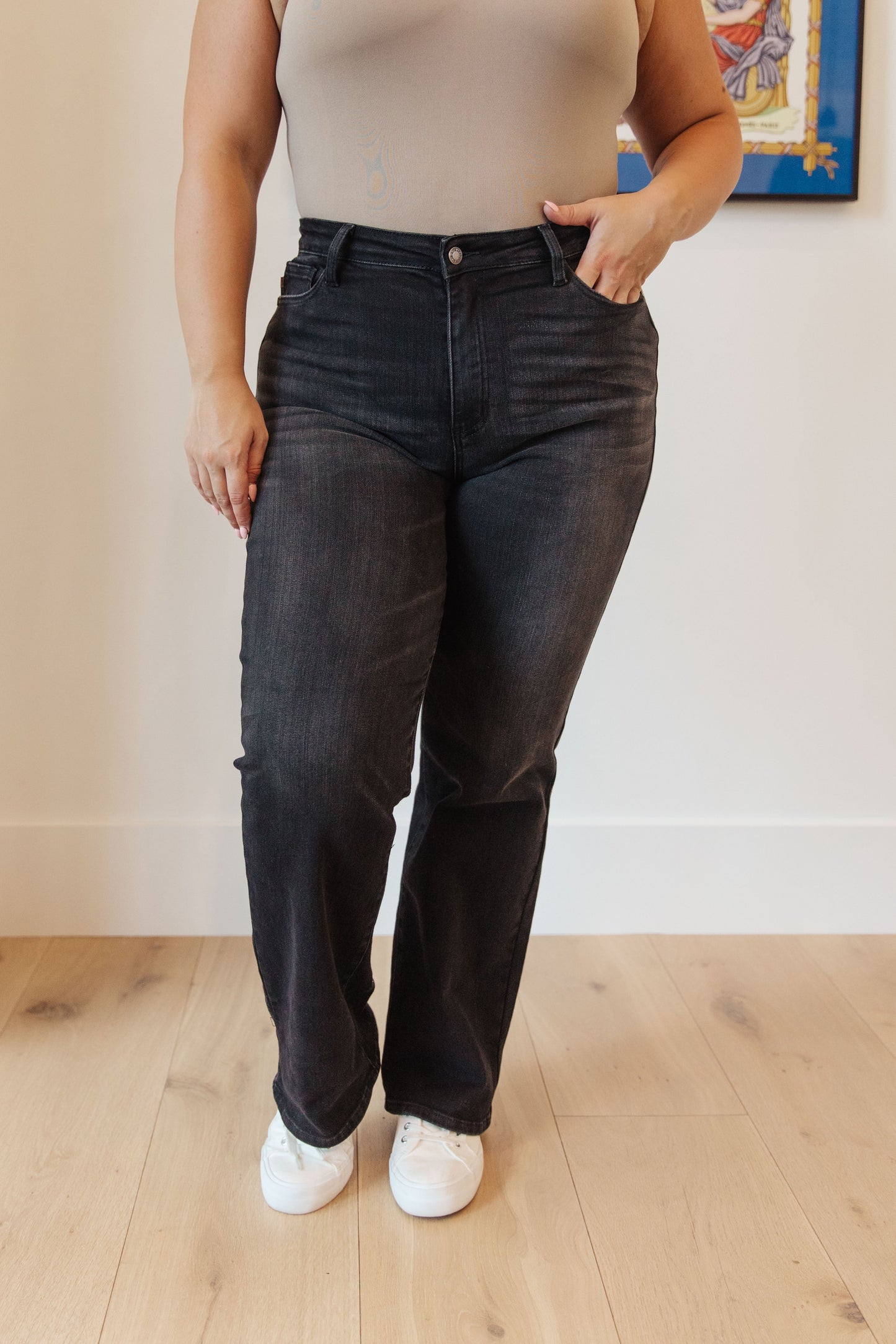 Judy Blue Eleanor Classic Straight Jeans in Washed Black