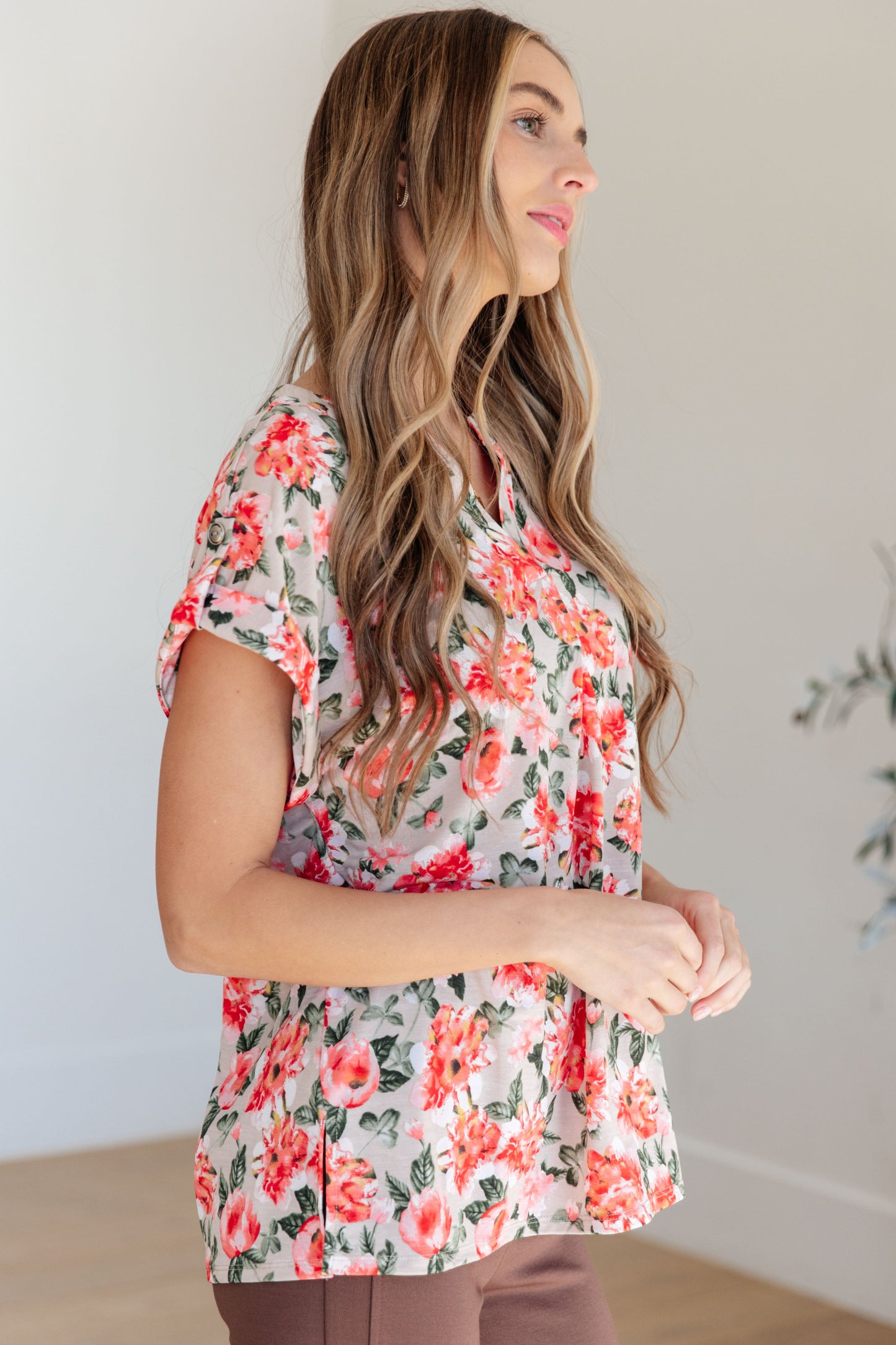 Dear Scarlett Lizzy Cap Sleeve Top in Coral and Beige Floral